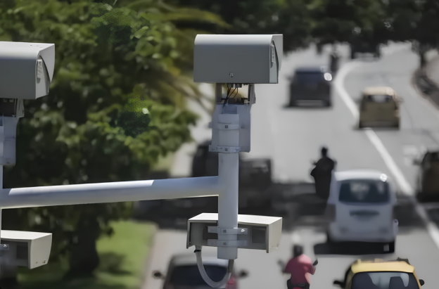 Carros “cazafotomultas” tendrán nuevas reglas para imponer comparendos
