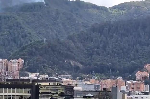 Incendio forestal es reportado en los Cerros Orientales de Bogotá