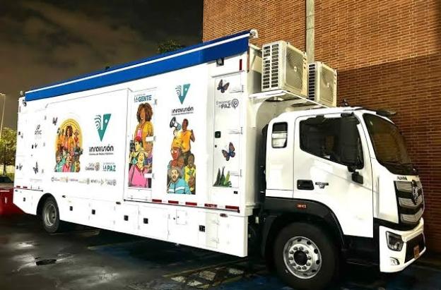 Unidad móvil de RTVC, comprada por $11.924 millones en 2025, presenta graves irregularidades