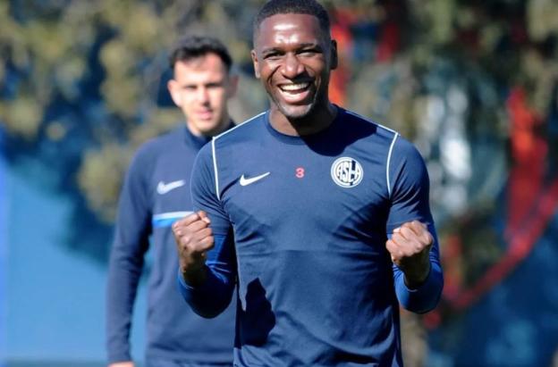 Asi-va-el-mercado-de-pases-de-Colombia-Cristian-Zapata.jpg