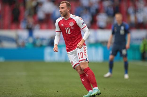 Cristian_eriksen_desfibrilador.jpg