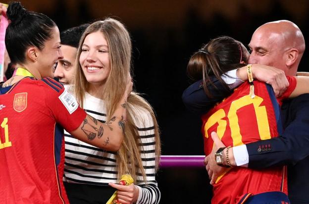 Luis-Rubiales-Federacion-Espanola-de-Futbol-pidio-su-dimision.jpg