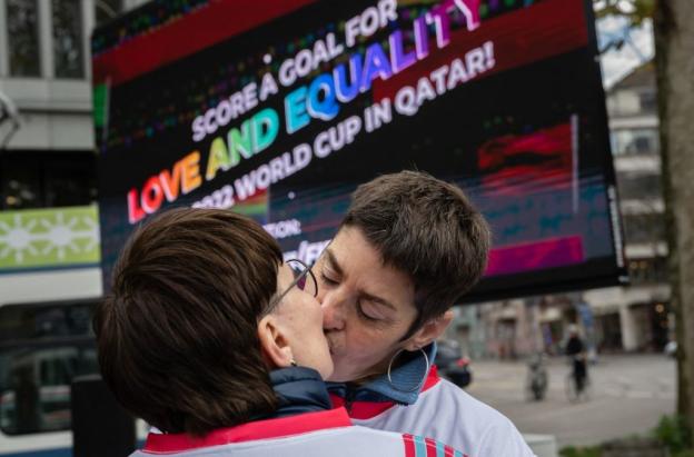 Piden-a-la-FIFA-proteger-a-la-comunidad-LGBT-con-partido-simbolico.jpg