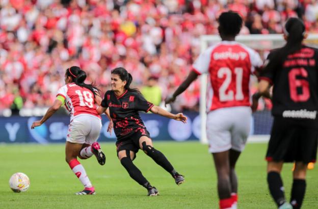 Santa-Fe-gano-la-final-de-ida-de-la-liga-femenina-de-futbol-1.jpg