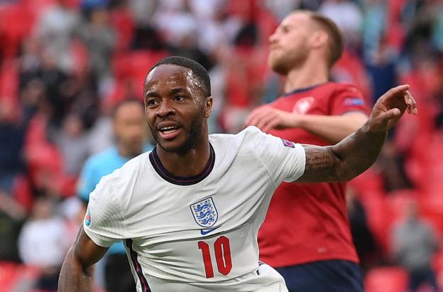 Sterling-Inglaterra-Eurocopa.jpg