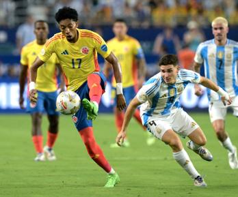 Colombia vs. Argentina por Radio Nacional de Colombia. / Foto: AFP.