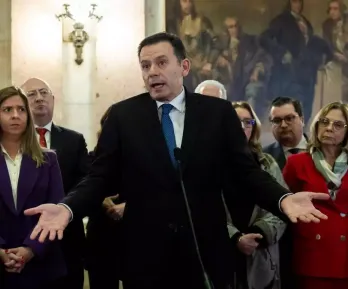 Presidente de Portugal habla tras rechazo de moción de confianza.