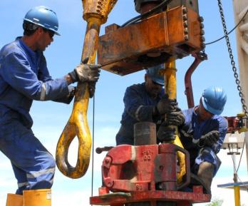 Hidrocarburos: Gobierno refuerza control en 10 departamentos con circular sobre distribución de combustibles