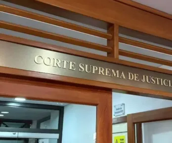 Corte Suprema defiende autonomía tras condena a Uribe