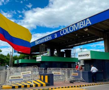 Venezuela cierra frontera con Colombia por jornada electoral