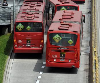 Hombre asesinado en Transmilenio. / Foto: AFP.