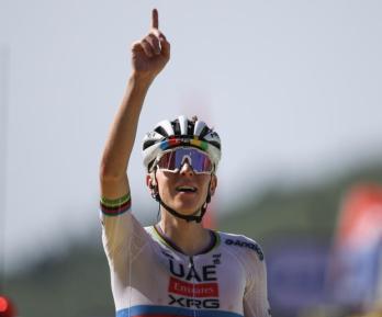 Tadej Pogačar se quedó con la etapa 12 y volvió a ser el líder del Tour de Francia