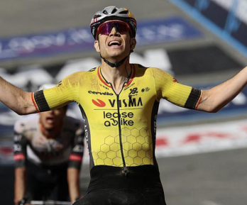 Wout van Aert ganó la última etapa y Tadej Pogacar se coronó campeón del Tour