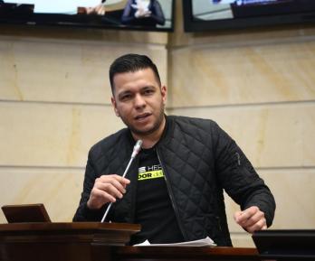 Jota Pe Hernandez fue denunciado por Maria José Pizarro por acoso y hostigamiento. El CRIC rechazó los señalamientos de Jota Pe, recordaron las víctimas de la masacre de Caloto.