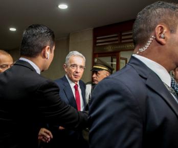 Víctimas del caso Uribe denunciarán al expresidente y sus hijos por injuria, calumnia y amenazas