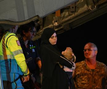 Niños evacuados en Gaza. / Foto: AFP.