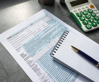 ¿Debo presentar declaración de renta? Revise si está obligado y cuándo vence su plazo