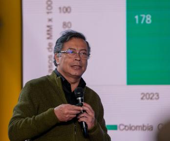 Presidente Petro durante alocución presidencial sobre salud