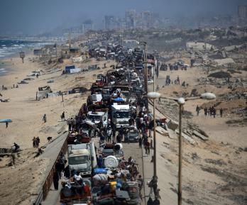 Miles de palestinos huyen desesperadamente en el quinto día de la invasión terrestre israelí