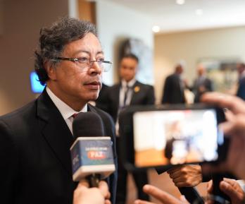 Presidente explica la propuesta de un "Ejército de la Salvación del Mundo"