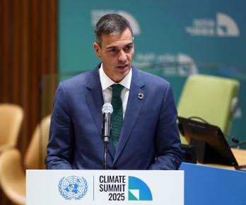 El presidente del Gobierno español, Pedro Sánchez, interviene en la «Cumbre del Clima 2025», celebrada paralelamente a la Asamblea General de las Naciones Unidas en la sede de la ONU en Nueva York. 