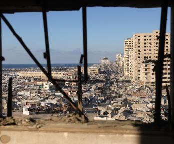 Esta imagen muestra edificios dañados en la ciudad de Gaza.