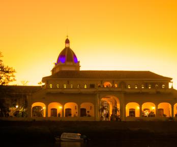 La Plaza de mercado de Mompox es uno de las principales atracciones en la ciudad además de ser parte del patrimonio arquitectónico.