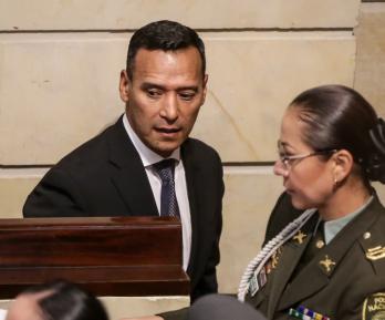 Cámara rechaza moción de censura contra el ministro de Defensa Pedro Sánchez