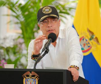 Presidente Petro durante el evento realizado en Puerto Asis, Putumayo, donde se destruyeron 4 mil toneladas de explosivos pertenecientes al grupo armado Coordinadora Nacional Ejército Bolivariano