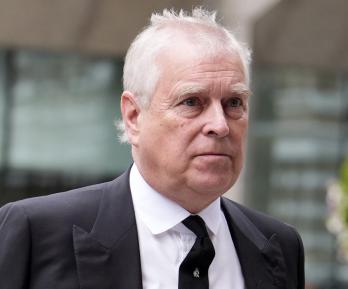 Británicos celebran el fin del "príncipe Andrés", marcado por el escándalo Epstein