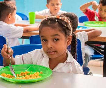 ​​​Más de 8 mil niños, niñas y adol​escentes de Sahagún (Córdoba) se benefician con el programa de alimentación del Gobierno.​