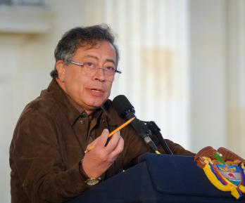 Presidente Petro anuncia reducción casi total en el crecimiento de cultivos de hoja de coca en Colombia