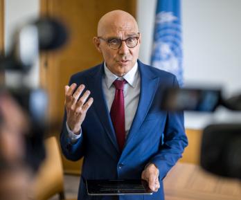 El Alto Comisionado de las Naciones Unidas para los Derechos Humanos, Volker Turk, pronuncia una declaración en las oficinas de las Naciones Unidas en Ginebra, denunciando los bombardeos en el Caribe por parte de Estados Unidos como ejecuciones extrajudiciales.