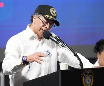 El primer mandatario rechazó el resultado de la COP 30 y cuestionó la legitimidad del acuerdo por omitir los combustibles fósiles como causa principal del colapso climático. 