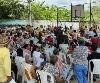 En los municipios de Santa Marta y Pivijay, en el departamento e Magdalena, la Unidad para las Víctimas entregó 647 indemnizaciones administrativas, mientras que en Ciénaga se realizó la entrega de 357 indemnizaciones judiciales.