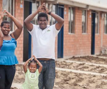 Esta nueva iniciativa de línea de crédito, apoyada por Supersolidaria, Findeter y el FNG, busca beneficiar a viviendas de estratos 1 y 2 sin garantía hipotecaria. 