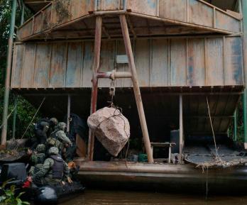 Colombia y Brasil destruyen 14 máquinas de minería ilegal en operación conjunta en la Amazonía