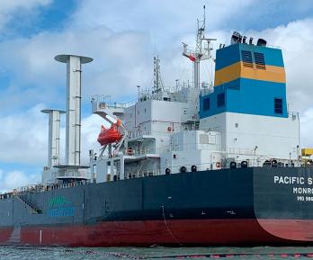 Ecopetrol: Se trata del buque Pacific Sentinel, capaz de reducir hasta en un 49 % las emisiones de CO₂ en comparación con embarcaciones tradicionales de su categoría.