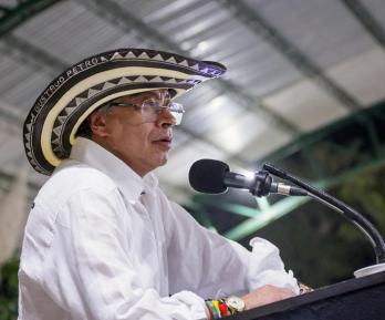 El primer mandatario afirma que el mayor esfuerzo debe centrarse en impedir la producción de fentanilo dentro de EE. UU., más allá de perseguir rutas de contrabando. 