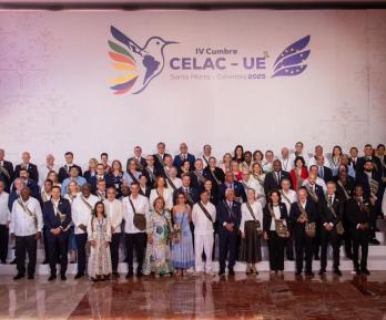 Presidente inaugura IV Cumbre CELAC-UE con llamado urgente a frenar 'la barbarie' global