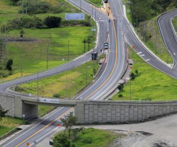 Gobierno nacional invertirá $321 billones de pesos en transporte para construir vías superiores a las 4G 