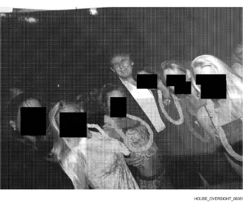 Demócratas divulgaron fotos de Trump con Epstein.