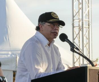 Presidente Petro insta a una transición política en Venezuela.