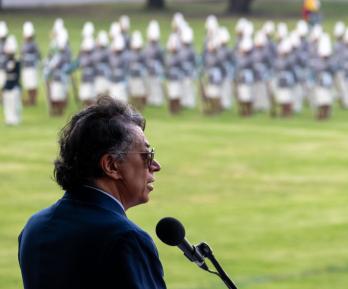 Presidente Petro ordena a la Policia incautar medicamentos acaparados por EPS.