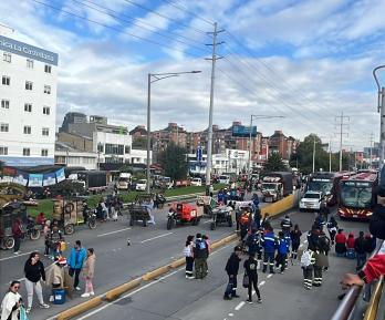 Recicladores salen a protestar contra decreto de la alcaldía que afectaría su labor en Bogotá 
