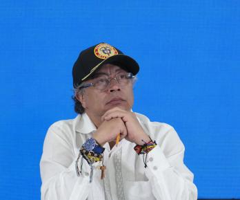 "Comenzaremos a bajar el precio de la gasolina": presidente Petro