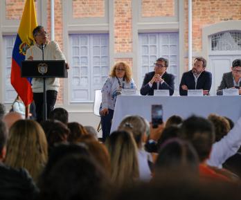 Petro negociará con Bogotá para no subir pasaje de TransMilenio