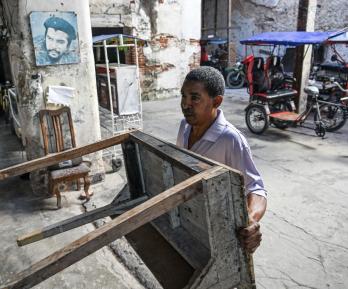 Triciclos eléctricos y bicitaxis, la alternativa ante la crisis de combustible en Cuba