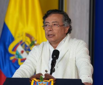 Petro sobre el formulario E14. / Foto: Presidencia.