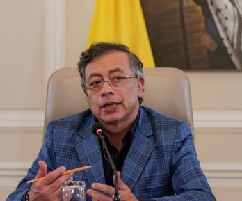 Presidente descarta asumir deudas privadas de EPS